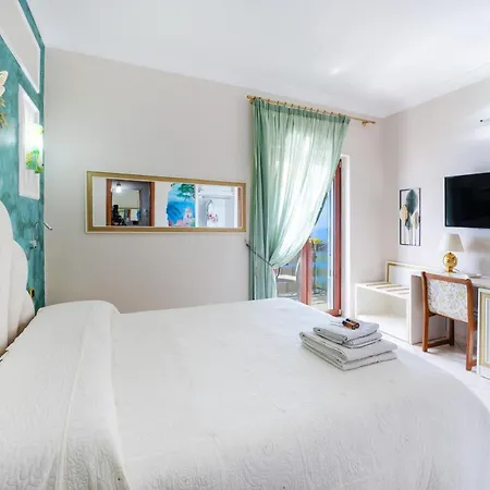 Il Pavone Bed and breakfast 4*