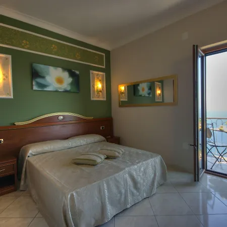 فندق مبيت وإفطار Il Pavone 4*