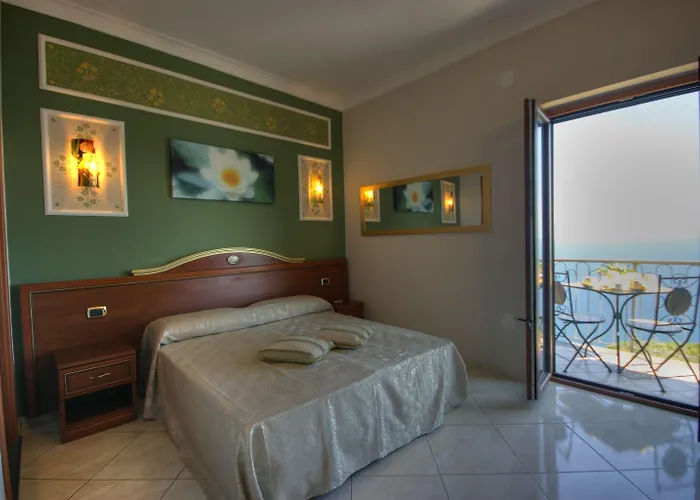 Oda ve Kahvaltı Il Pavone 4*